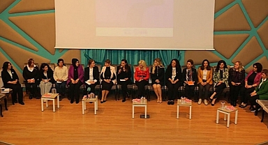 Bursa Kadın Milletvekili Adayları Kadın Politikalarını Konuştu