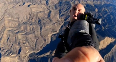  Daha fazla izlenme için uçağını düşüren Youtuber 20 Yıl ceza alabilir