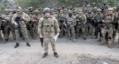 İSYANCILAR MOSKOVA’YA DAYANDI