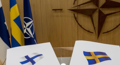 FİNLANDİYA’NIN KOMPLOCU BAKANI