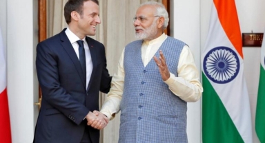 IRKÇILIKLA SUÇLANAN MODİ PARİS’TE SICAK KARŞILANDI