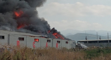 İnegöl'de Fabrika Yangını