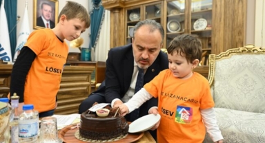 Alinur Aktaş, Lösemili Çocuklar Haftası'nda Küçük Kahramanları Ağırladı