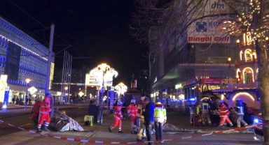 Almanya Noel Pazarı’nda Dehşet: Araçlı Saldırıda 2 Ölü, 50 Yaralı