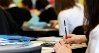 MEB’den Kıyafet Yönetmeliğinde Devrim: Yeni Kurallar Resmi Gazete’de Yayımlandı